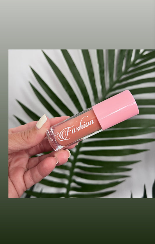 Nude lipgloss